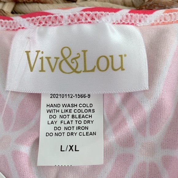 Viv & Lou Diamond Print Shift Dress - Picture 9 of 11